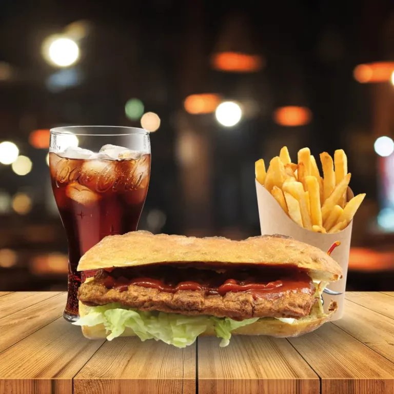 Photo menu sandwich mexicanos avec frites et boisson