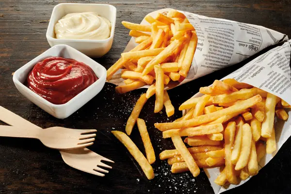 Photo frites en cornet et sauce